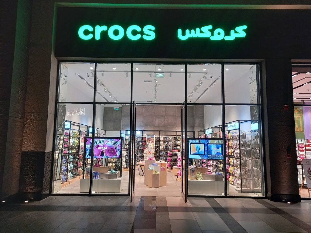 متجر كروكس مفتوح الآن في الطائف بارك مول، السعودية