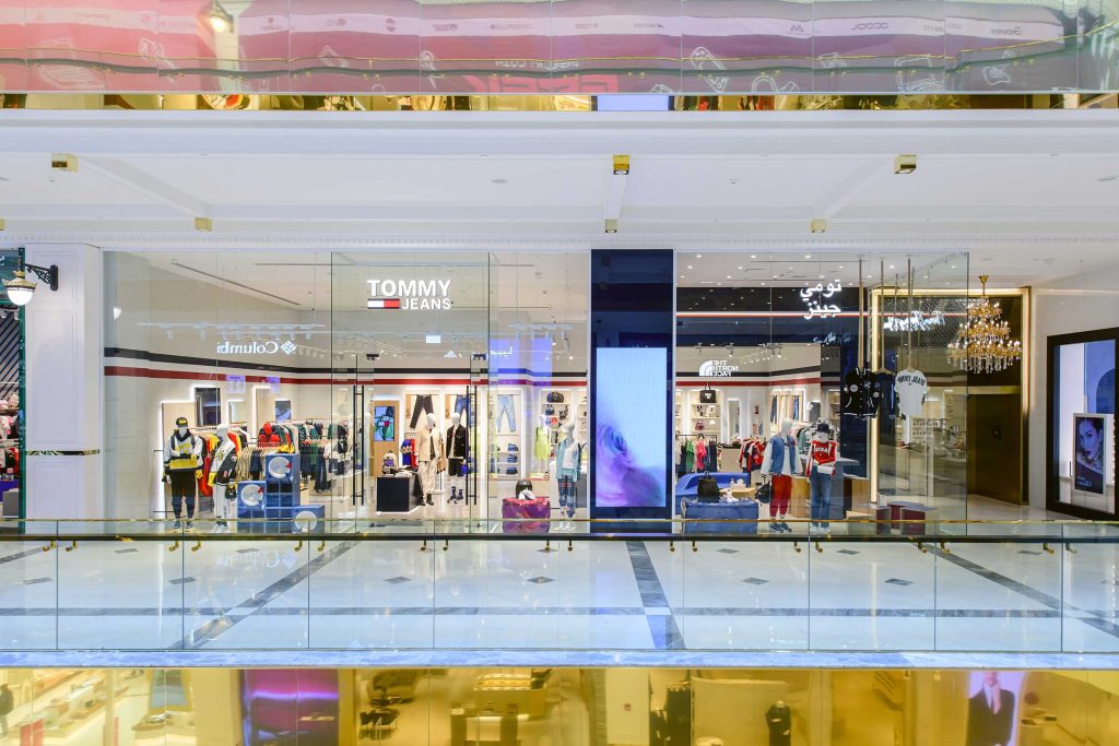 متجر تومي جينز مفتوح الآن في بلاس فاندوم في الدوحة، قطر
