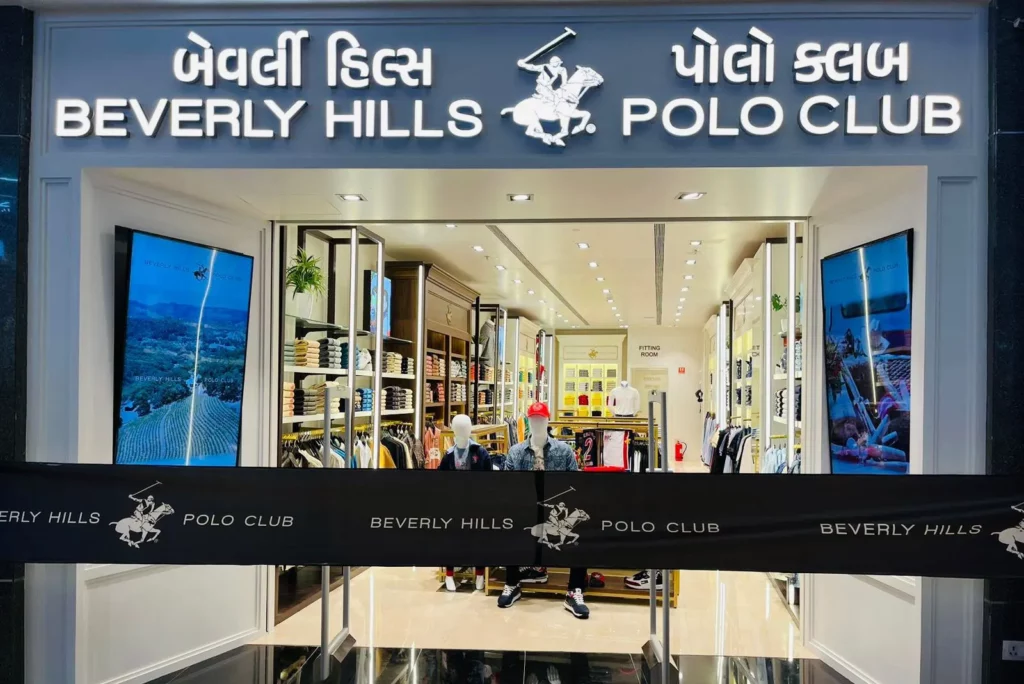 تم افتتاح متجر بفرلي هيلس بولو كلوب في في آر مول في سورت في الهند