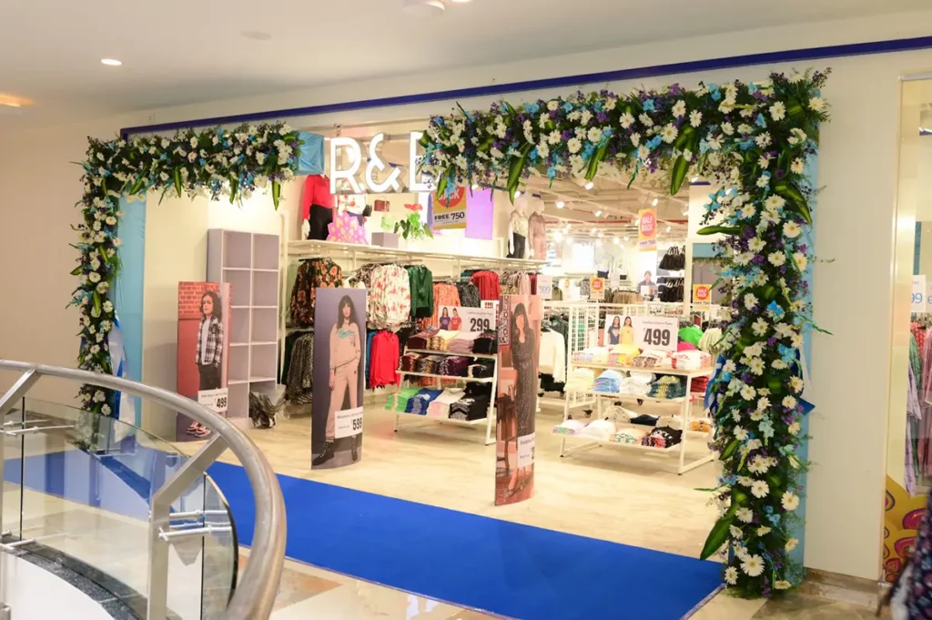 تم افتتاح متجر آر آند بي في ماندافي تايم سكوير في أودوبي في الهند