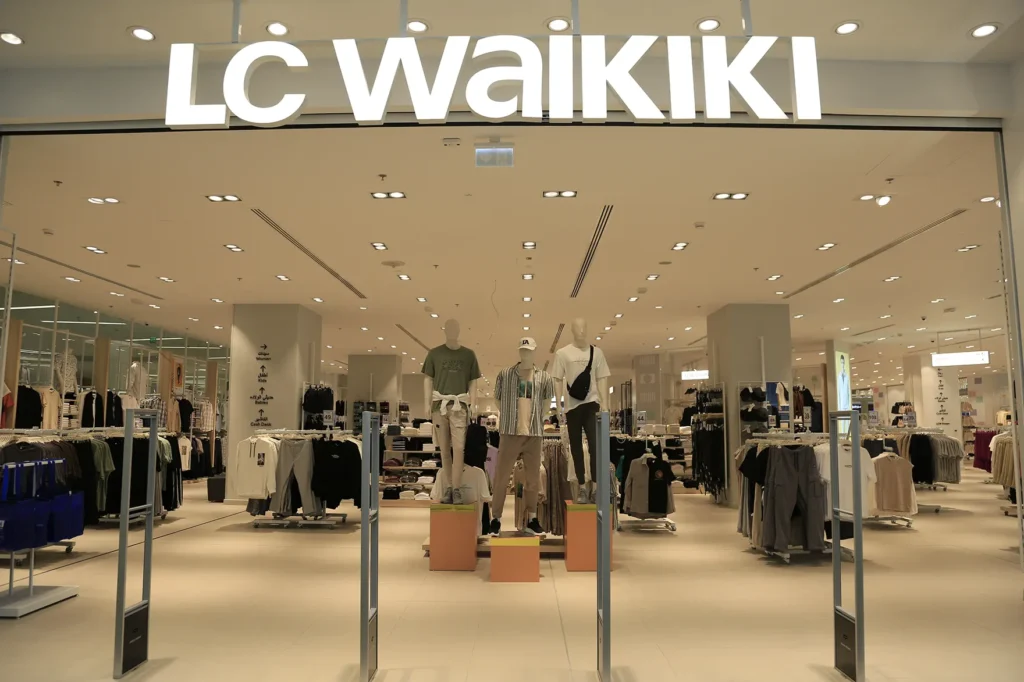 تم افتتاح متجر إل سي واي كيكي في طوّار مول في الدوحة، قطر