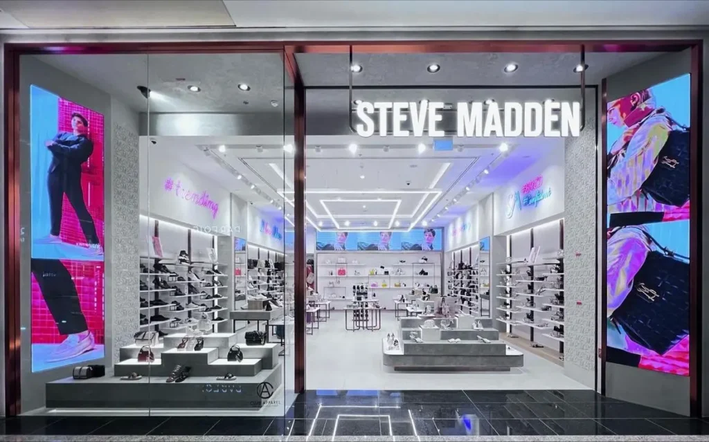 تم افتتاح متجر ستيف مادن في ريم مول في أبوظبي