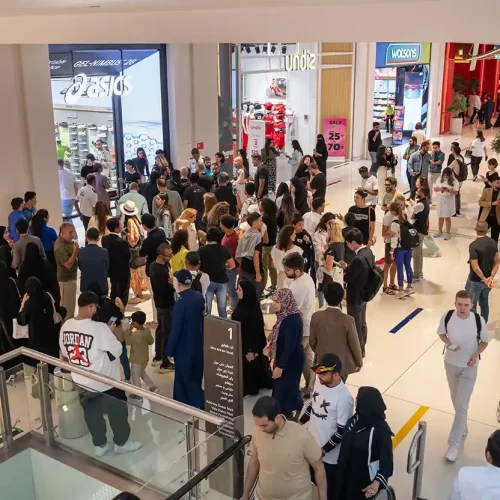 افتتاح كبير لمتجر اسيكس في دبي مول