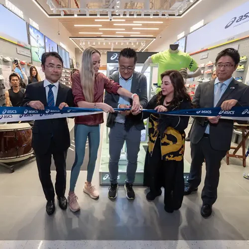 افتتاح كبير لمتجر اسيكس في دبي مول