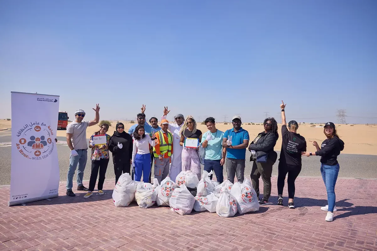 حملة تنظيف الصحراء في العوير، دبي