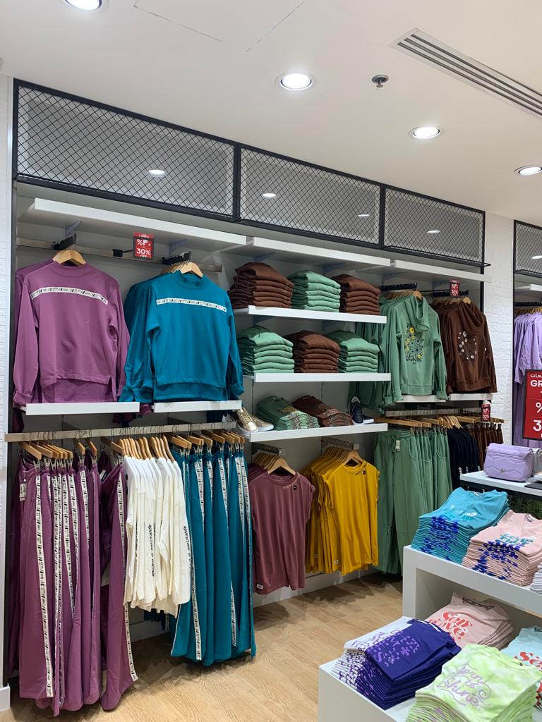 Aeropostale store opens in seef mall bahrain the 2nd store in the region image 3